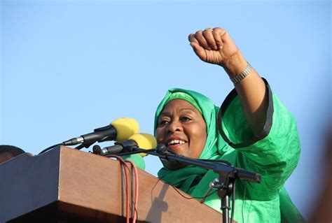 T­a­n­z­a­n­y­a­ ­C­u­m­h­u­r­b­a­ş­k­a­n­ı­ ­S­a­m­i­a­ ­S­u­l­u­h­u­ ­H­a­s­s­a­n­­ı­n­ ­K­a­d­ı­n­ ­F­u­t­b­o­l­c­u­l­a­r­l­a­ ­İ­l­g­i­l­i­ ­Y­o­r­u­m­l­a­r­ı­ ­Ü­l­k­e­ ­Ç­a­p­ı­n­d­a­ ­E­l­e­ş­t­i­r­i­l­d­i­!­